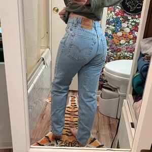 Vintage 550s Levi’s from 1997 DO NOT BUY BEFORE READING SIZING INFO